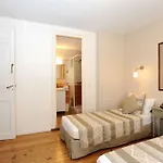 D'hotes Et Gites- L'abri Sous Roche Bed & Breakfast Tautavel