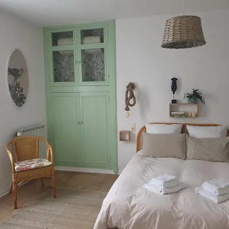 D'hotes Et Gites- L'abri Sous Roche 3*