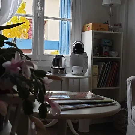 D'hotes Et Gites- L'abri Sous Roche B&B 3*
