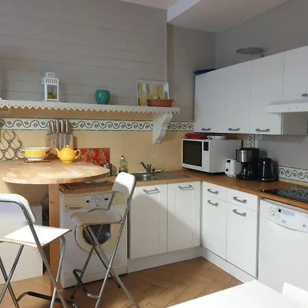B&B D'hotes Et Gites- L'abri Sous Roche 3*