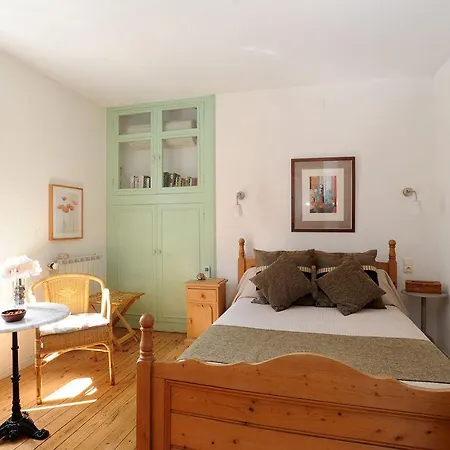 D'hôtes Et Gîtes- L'abri Sous Roche 3*