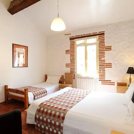 D'hotes Et Gites- L'abri Sous Roche B&B 3*
