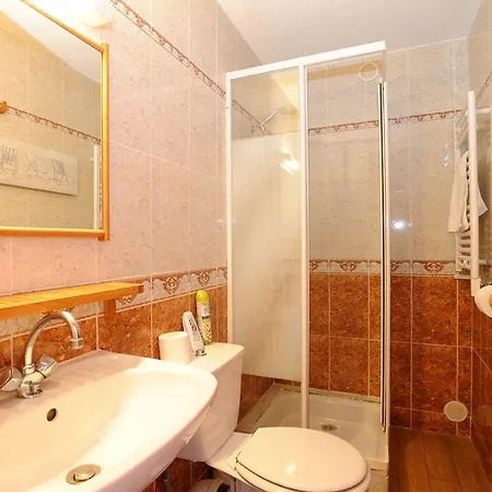 B&B D'hotes Et Gites- L'abri Sous Roche