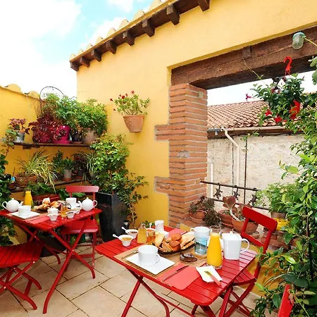 B&B D'hotes Et Gites- L'abri Sous Roche 3*