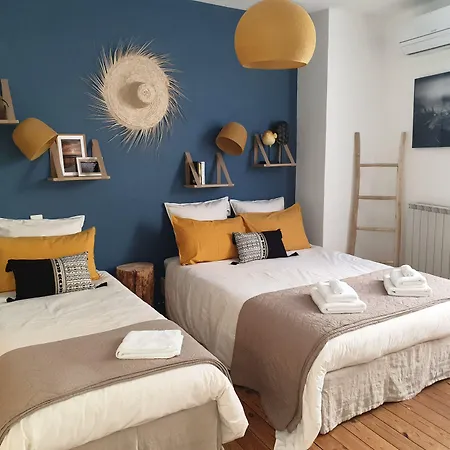 D'hotes Et Gites- L'abri Sous Roche B&B
