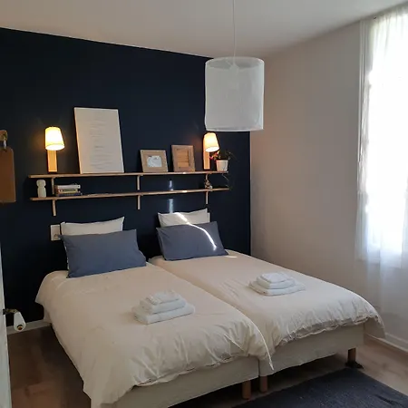 D'hotes Et Gites- L'abri Sous Roche B&B
