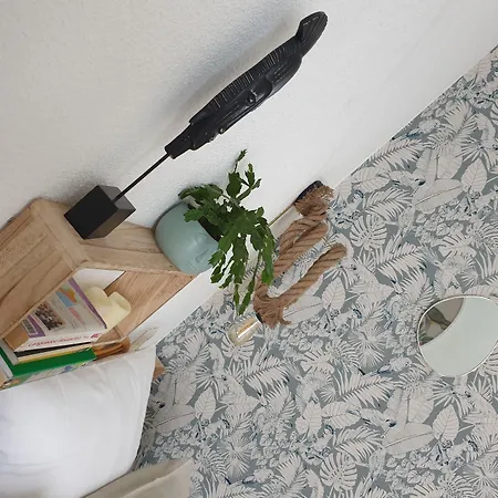 Couette-café D'hôtes Et Gîtes- L'abri Sous Roche 3*