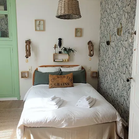 D'hotes Et Gites- L'abri Sous Roche B&B Tautavel