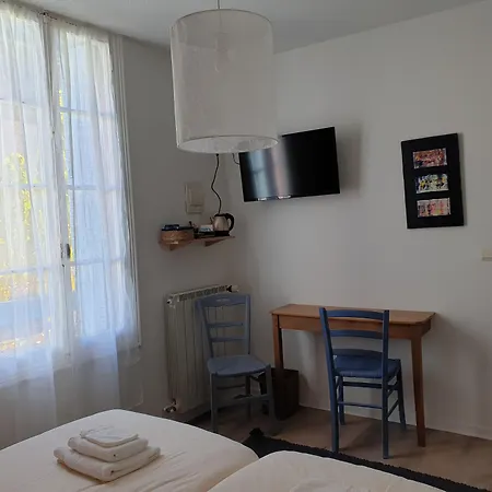 D'hôtes Et Gîtes- L'abri Sous Roche Couette-café Tautavel